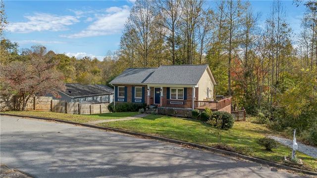 823 Queens NW Street, Lenoir, NC 28645