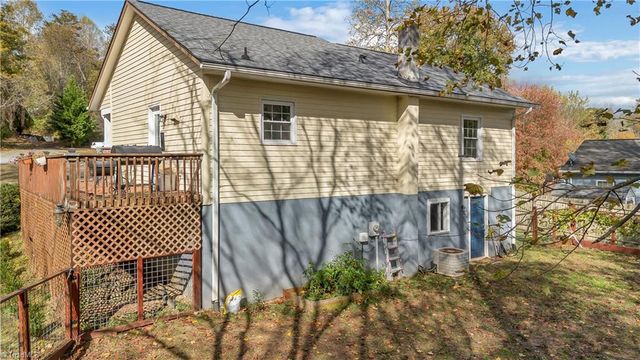 823 Queens NW Street, Lenoir, NC 28645