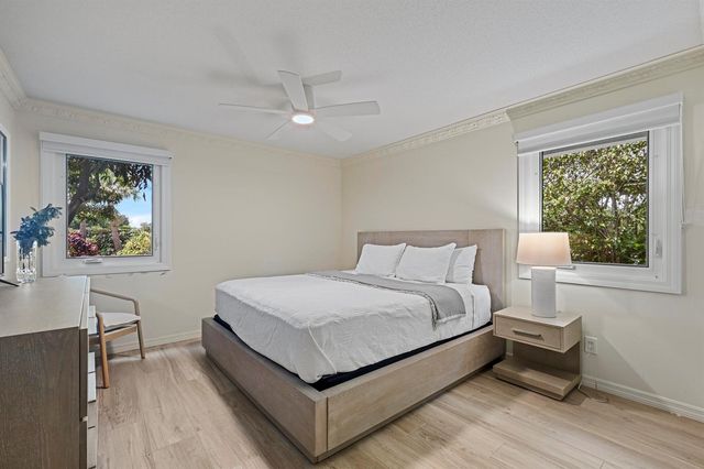 10252 Shireoaks Lane, Boca Raton, FL 33498