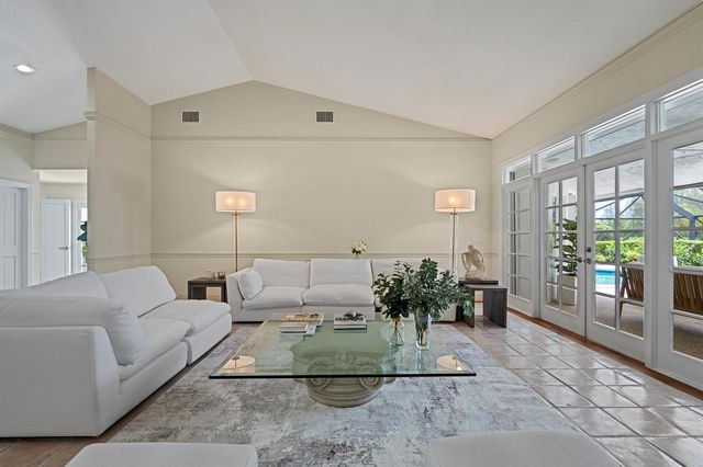 10252 Shireoaks Lane, Boca Raton, FL 33498