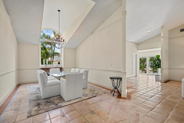 10252 Shireoaks Lane, Boca Raton, FL 33498