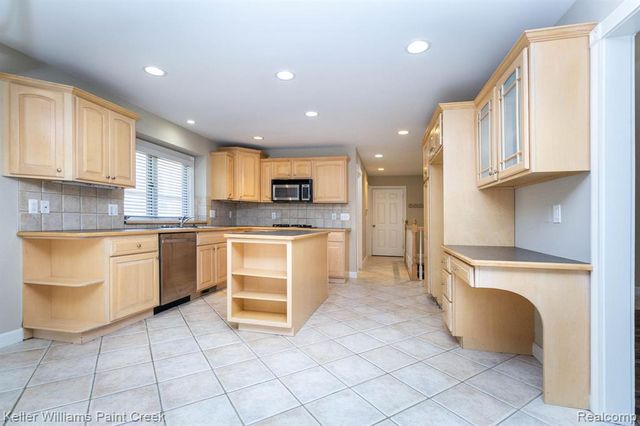 20695 Gaberty Drive, Clinton Township, MI 48038