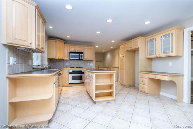 20695 Gaberty Drive, Clinton Township, MI 48038