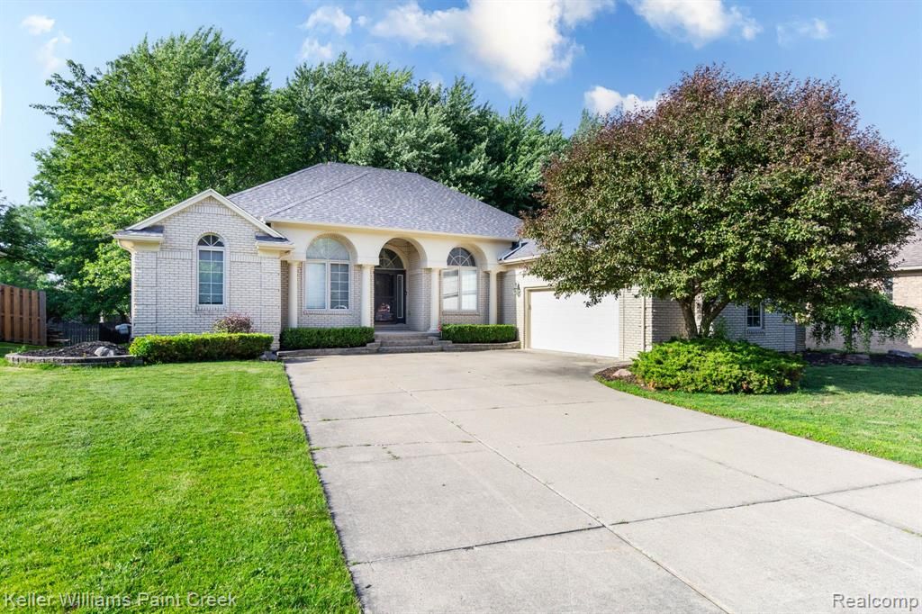 20695 Gaberty Drive, Clinton Township, MI 48038