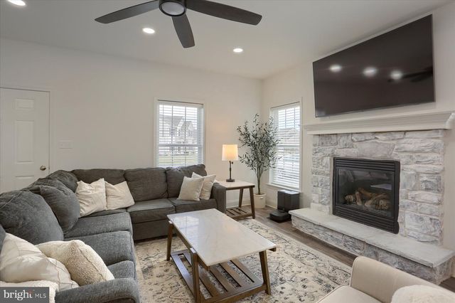 49 HAMLET CIR, Mechanicsburg, PA 17050