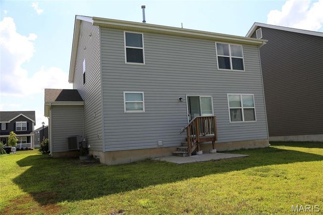 608 Palisades Drive, St Charles, MO 63301