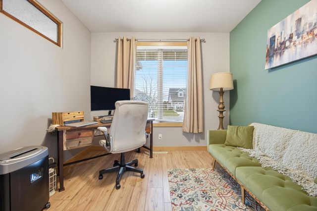 3847 43rd Avenue S, Moorhead, MN 56560