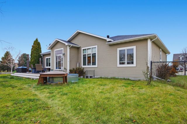 3847 43rd Avenue S, Moorhead, MN 56560