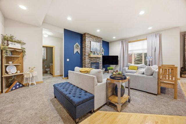 3847 43rd Avenue S, Moorhead, MN 56560