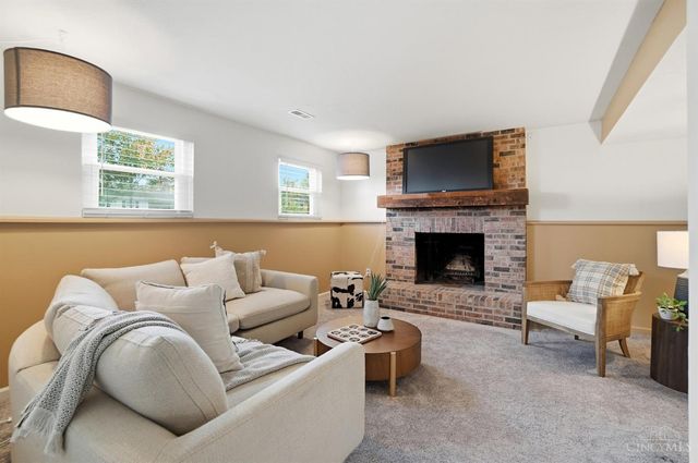 21 Orchard Knoll Drive, Reading, OH 45215