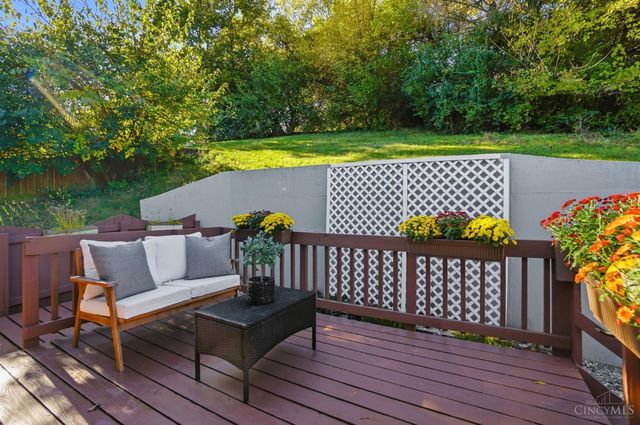 21 Orchard Knoll Drive, Reading, OH 45215