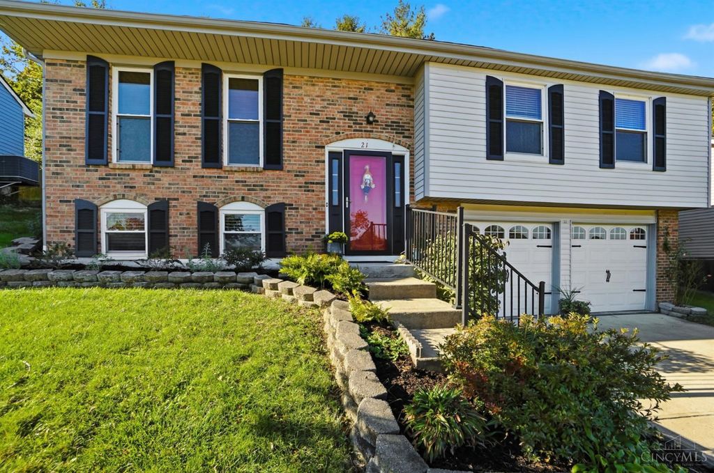 21 Orchard Knoll Drive, Reading, OH 45215