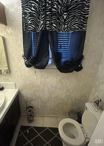 3301 columbus Street 5, Bakersfield, CA 93306