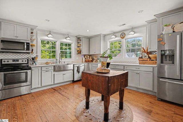 44 Wofford Road, Taylors, SC 29687