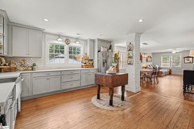 44 Wofford Road, Taylors, SC 29687