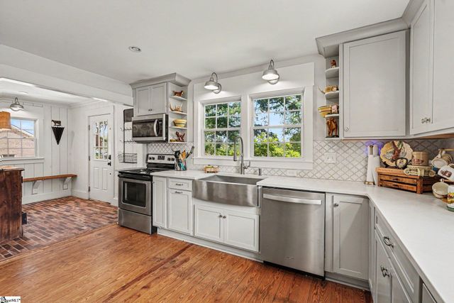 44 Wofford Road, Taylors, SC 29687