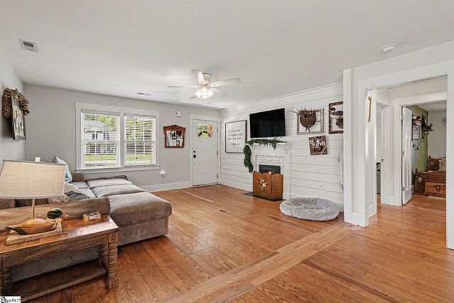 44 Wofford Road, Taylors, SC 29687