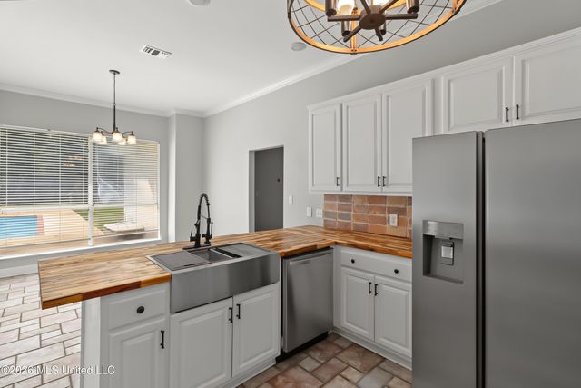14158 Longwood Circle, D'iberville, MS 39540