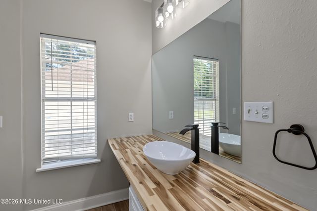 14158 Longwood Circle, D'iberville, MS 39540