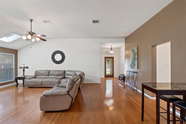 1105 Delia Chapa LN, Hutto, TX 78634
