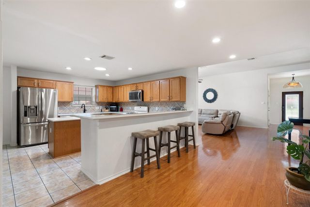 1105 Delia Chapa LN, Hutto, TX 78634