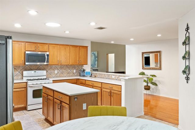 1105 Delia Chapa LN, Hutto, TX 78634