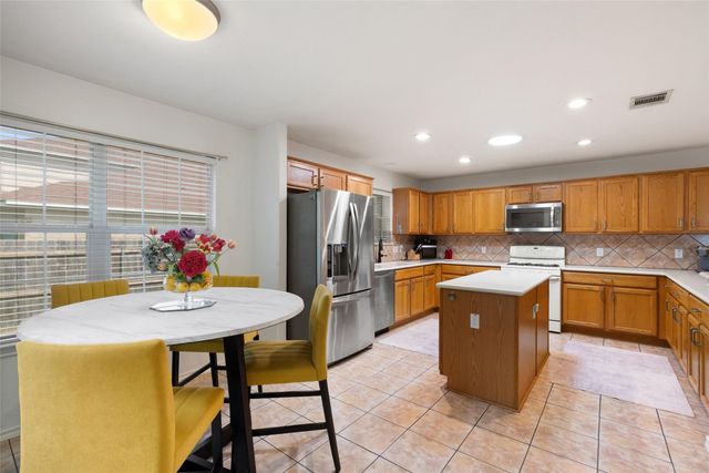 1105 Delia Chapa LN, Hutto, TX 78634