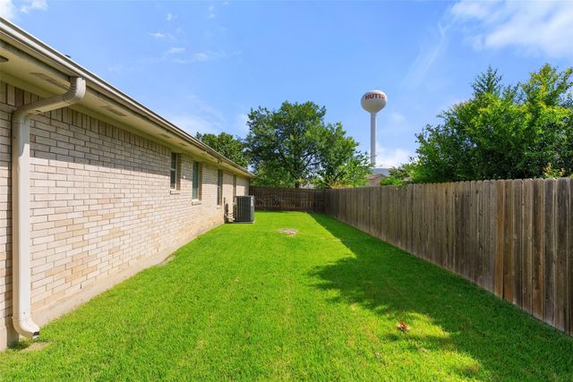 1105 Delia Chapa LN, Hutto, TX 78634