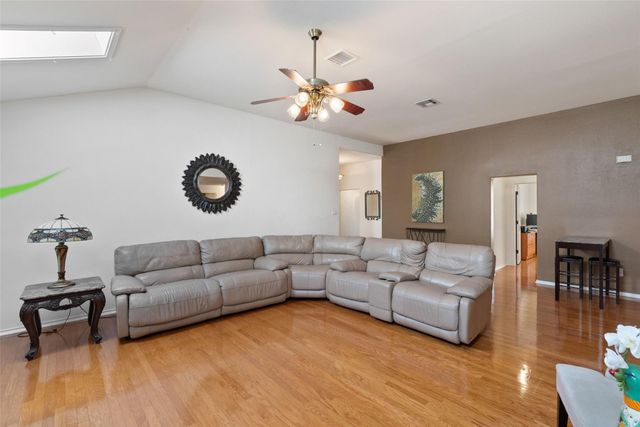1105 Delia Chapa LN, Hutto, TX 78634