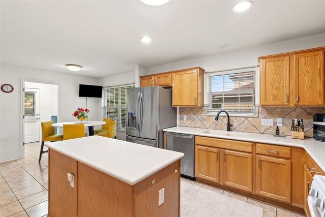 1105 Delia Chapa LN, Hutto, TX 78634
