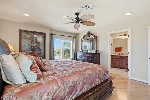 132 Egret ST, Fort Myers Beach, FL 33931