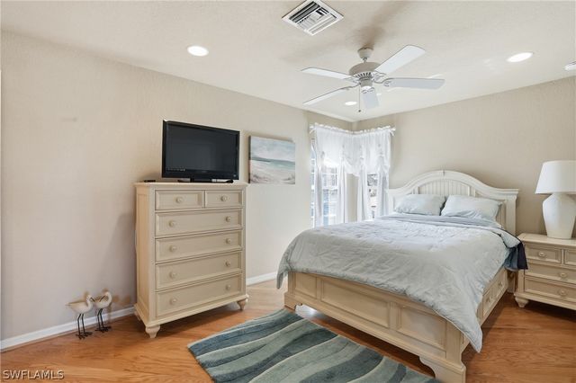 132 Egret ST, Fort Myers Beach, FL 33931