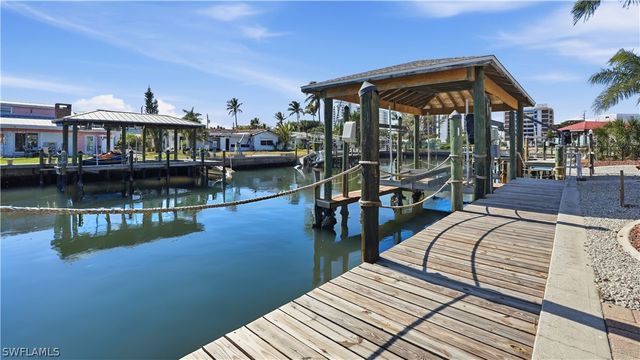 132 Egret ST, Fort Myers Beach, FL 33931