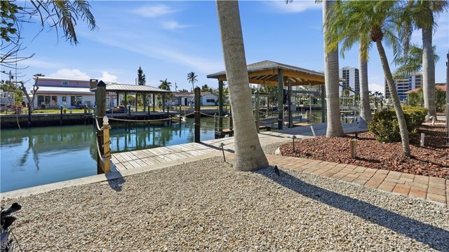 132 Egret ST, Fort Myers Beach, FL 33931