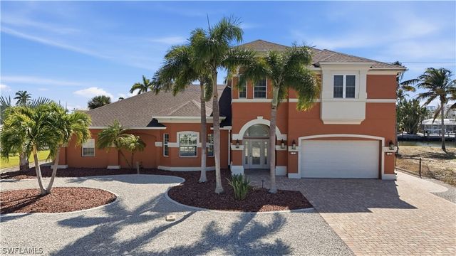 132 Egret ST, Fort Myers Beach, FL 33931