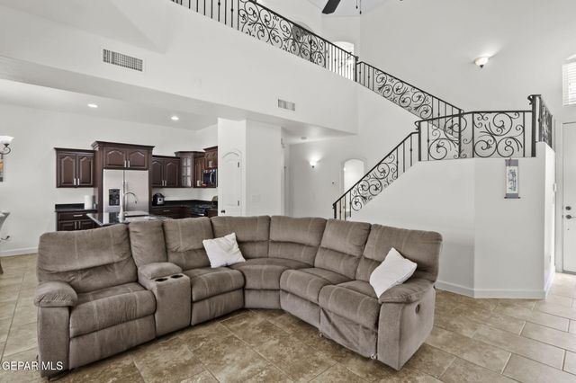 11621 SAINT MARTIN Way, El Paso, TX 79936