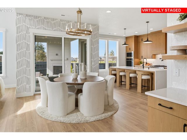 16114 BARLOW TRAIL Ln, Oregon City, OR 97045