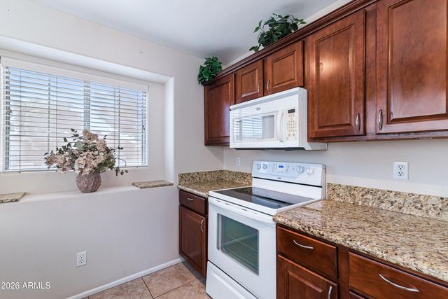 4014 W Fallen Leaf Lane, Glendale, AZ 85310