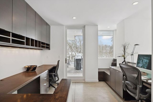 17950 Fairhomes Lane, Deephaven, MN 55391