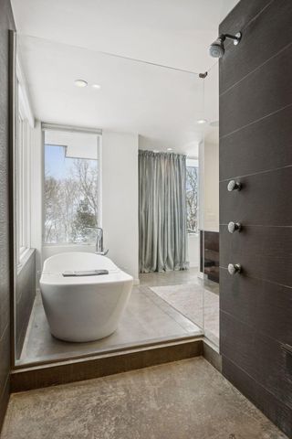 17950 Fairhomes Lane, Deephaven, MN 55391