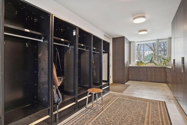 17950 Fairhomes Lane, Deephaven, MN 55391