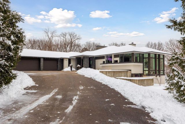 17950 Fairhomes Lane, Deephaven, MN 55391