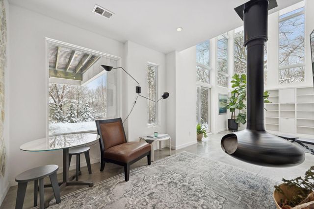 17950 Fairhomes Lane, Deephaven, MN 55391