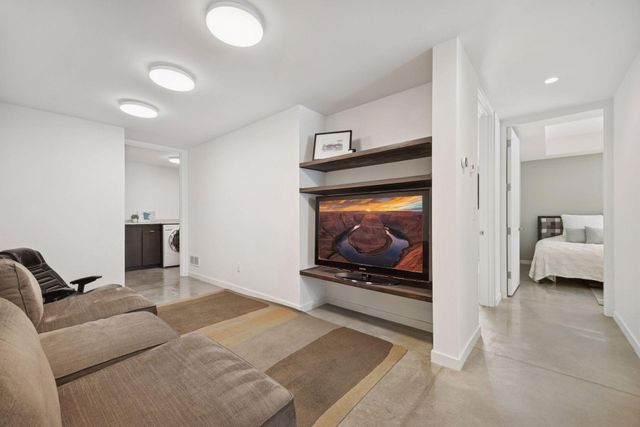 17950 Fairhomes Lane, Deephaven, MN 55391