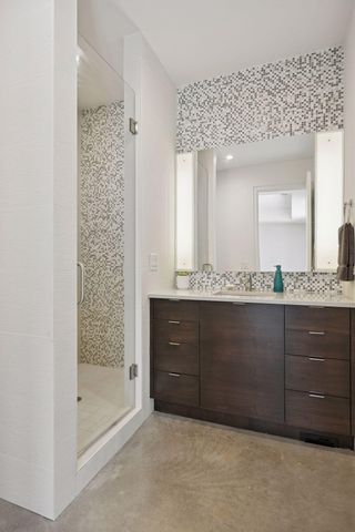 17950 Fairhomes Lane, Deephaven, MN 55391