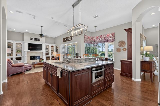 9109 WOODRIDGE RUN DRIVE, Tampa, FL 33647