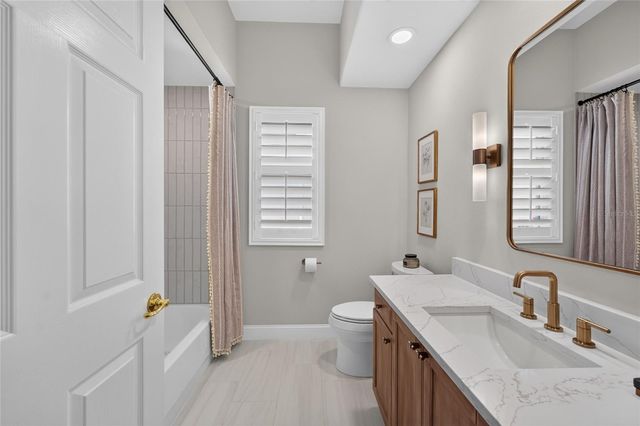 9109 WOODRIDGE RUN DRIVE, Tampa, FL 33647