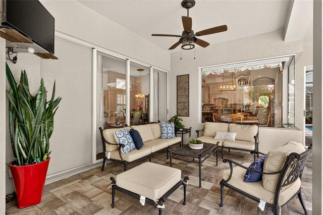 9109 WOODRIDGE RUN DRIVE, Tampa, FL 33647
