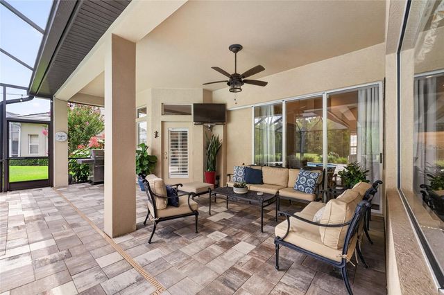 9109 WOODRIDGE RUN DRIVE, Tampa, FL 33647