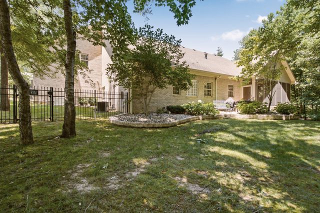 1714 Blairmont Dr, Lebanon, TN 37087